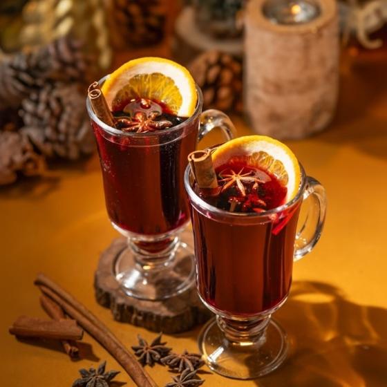Warm & Cozy Spiced Mulled Wine